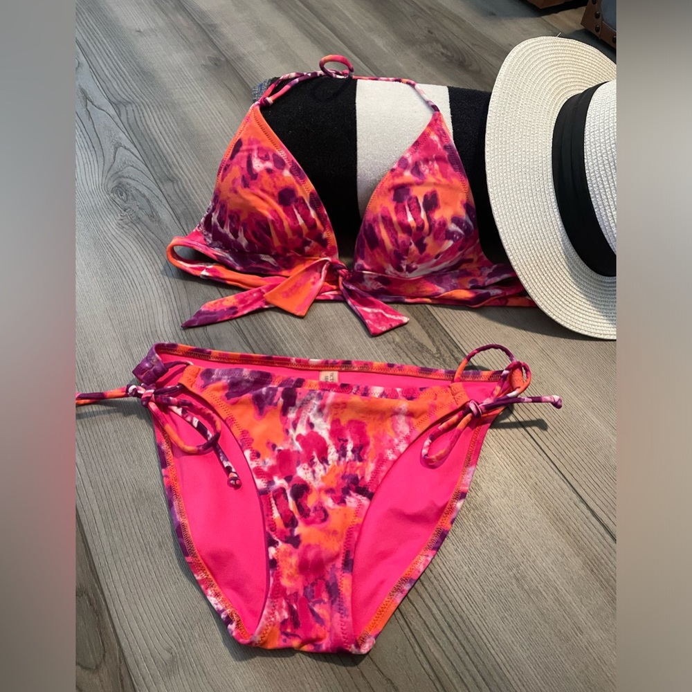 Victoria’s Secret 2 piece bathing suit